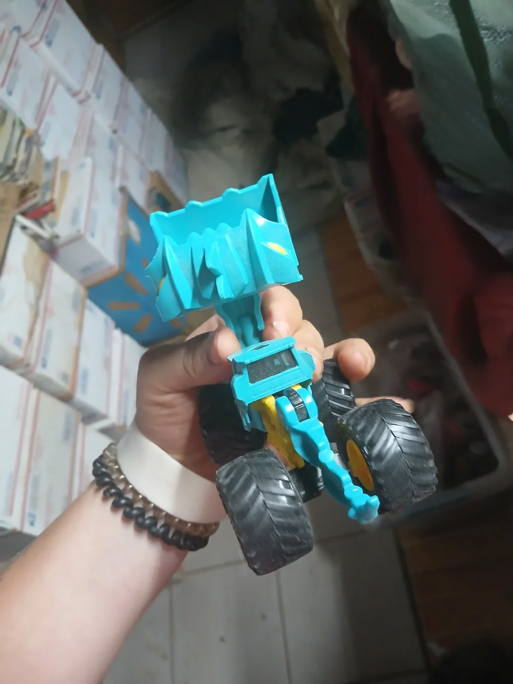 scale Spin Master Monster Jam Dirt Squad Scoopz Aqua